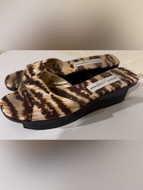 Vintage 90’s Dolce & Gabbana Brown & Gold Tiger Mule Sandal Sz 39